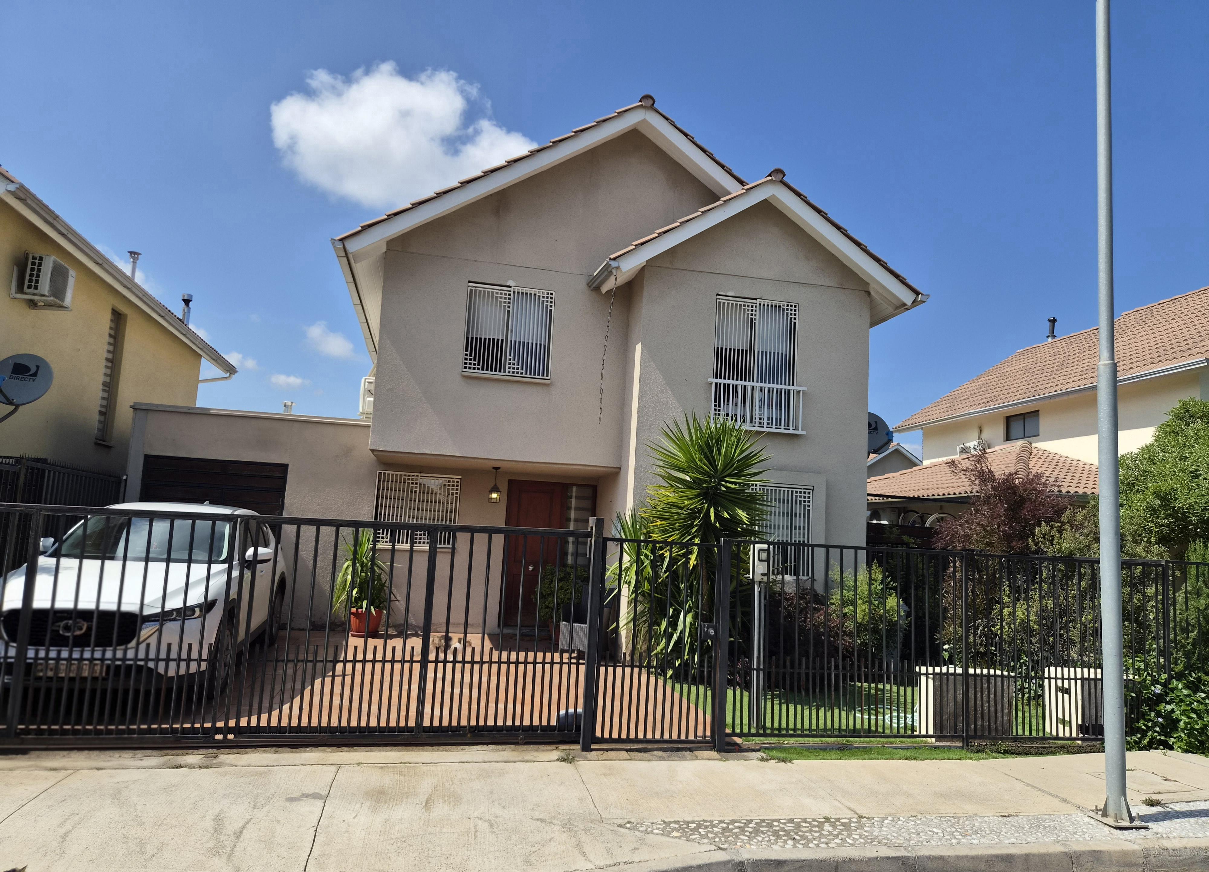 Se vende hermosa casa en Jardines El Polo, Machali