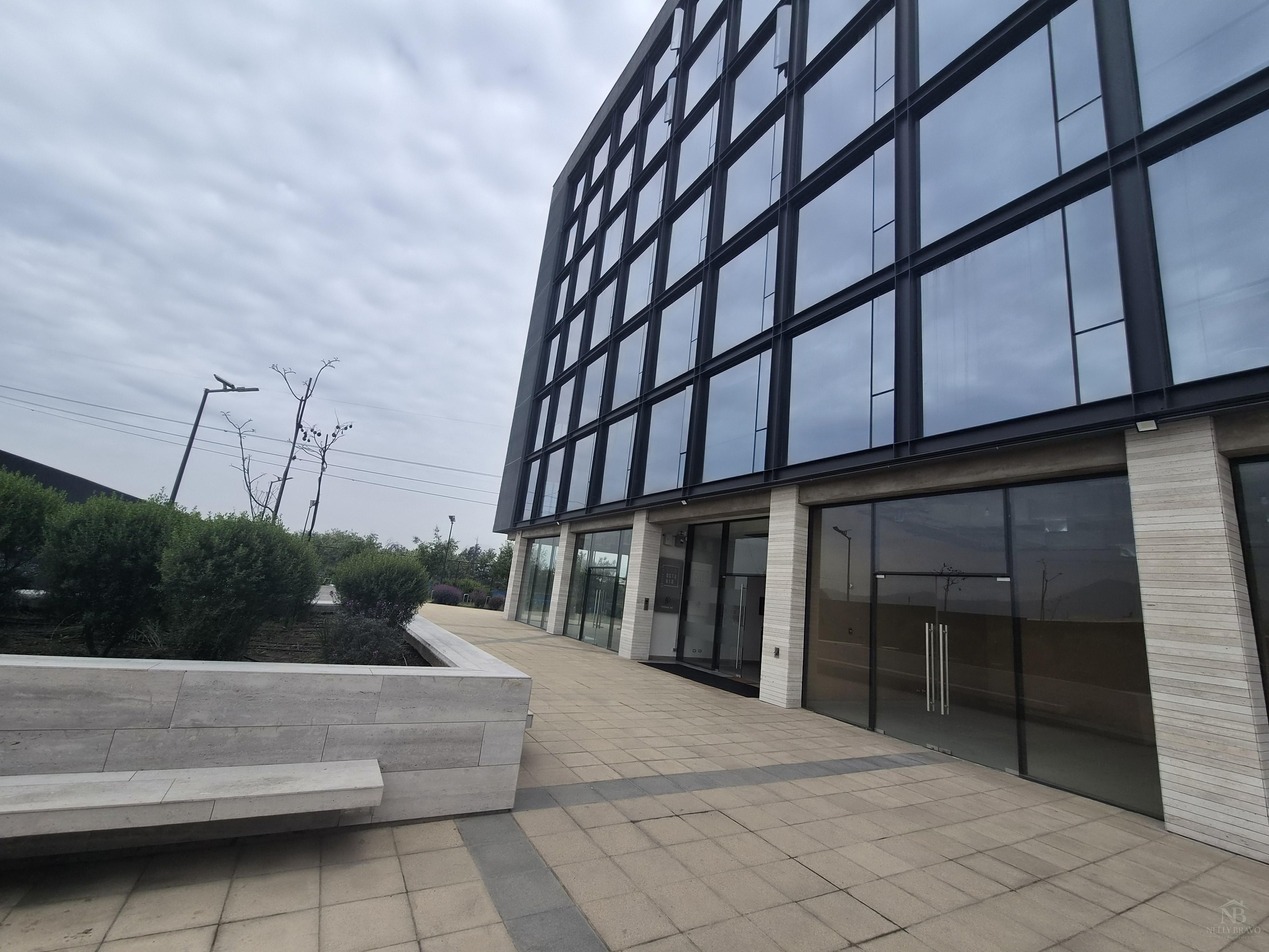 Se arrienda o vende Oficina en Parque Empresarial, Machali