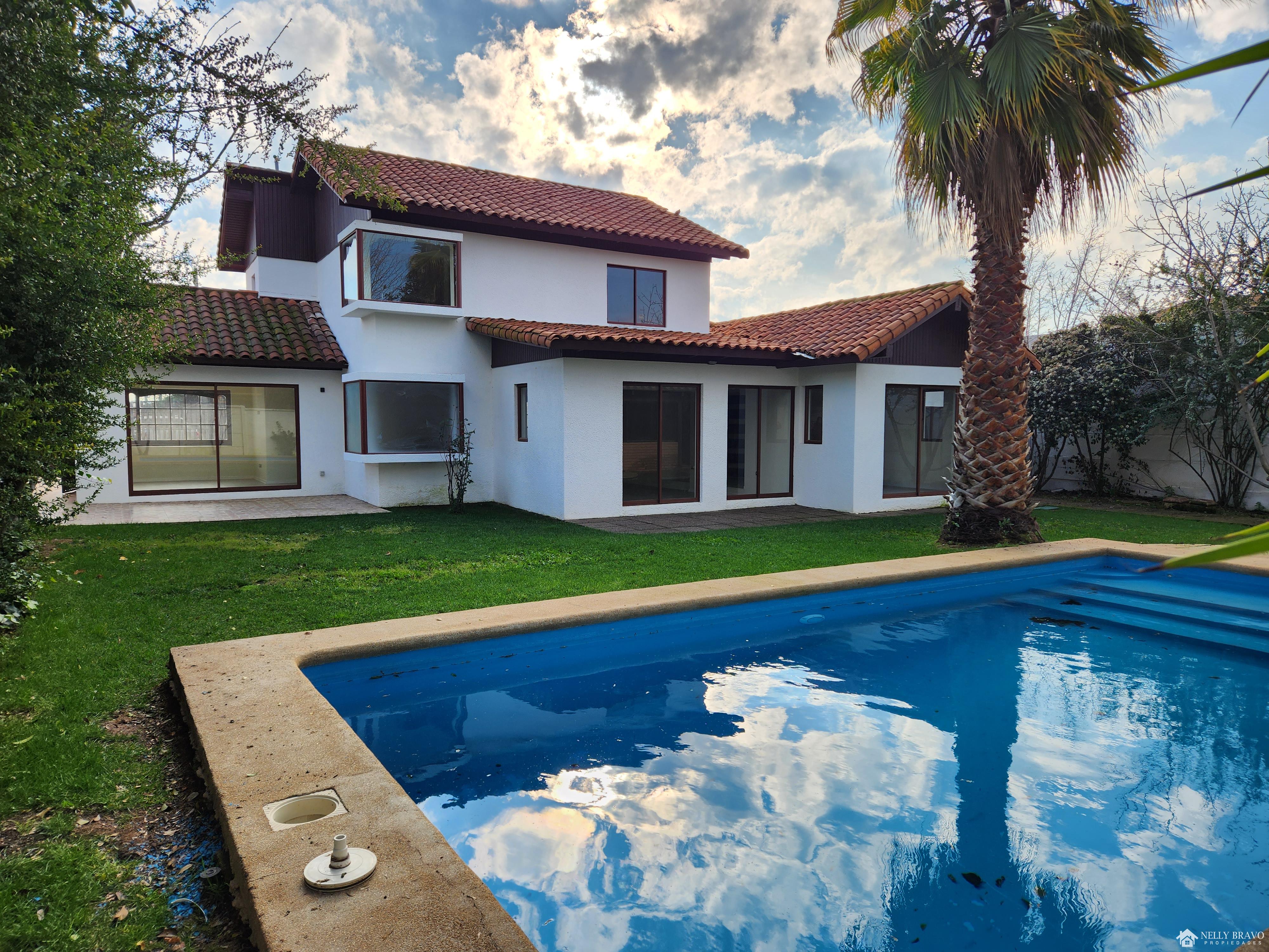 Se vende Hermosa casa en Villa Maria Lucia, Machali